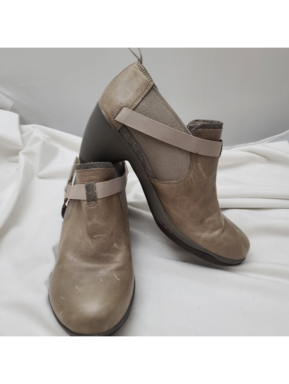 Merrell Leather Evera Rush Harness Booties Boots SIze 7.5 Distressed Aluminum